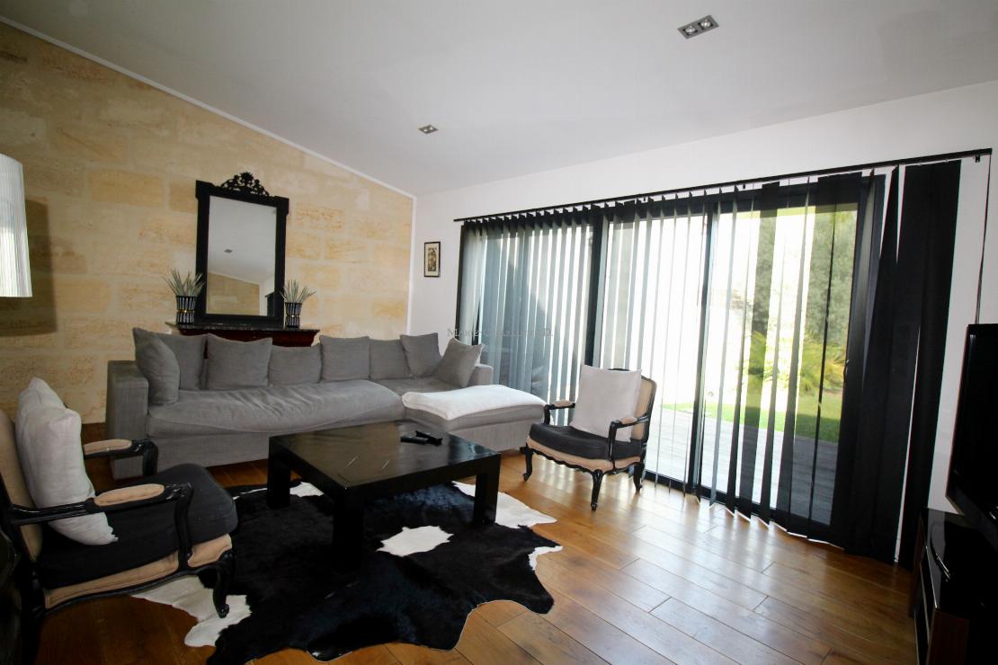 Maison en pierre le bouscat.10